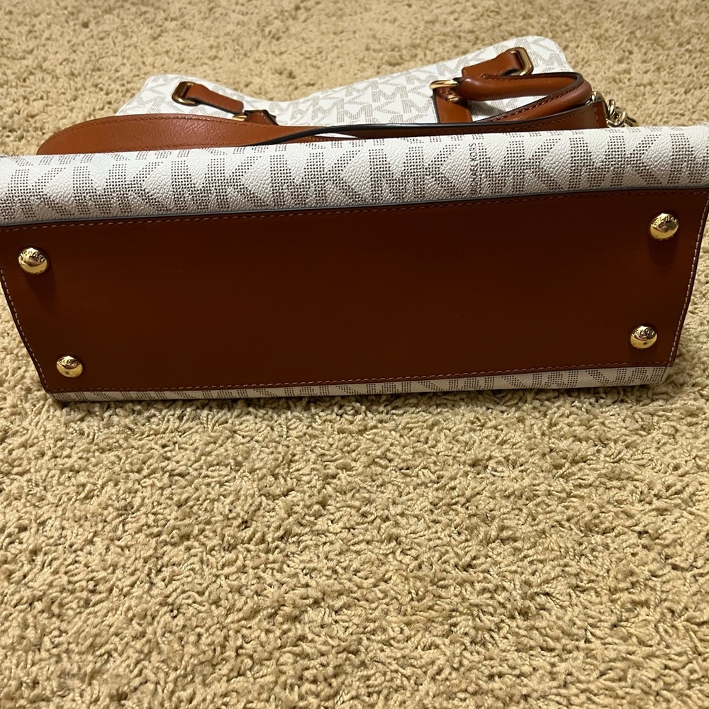Michael Kors - Picture 4 of 5